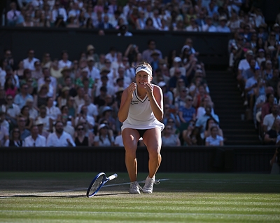 FROM YOUNGSTAR TO GRAND SLAM CHAMPION: LINDA NOSKOVÁ CONQUERS WIMBLEDON